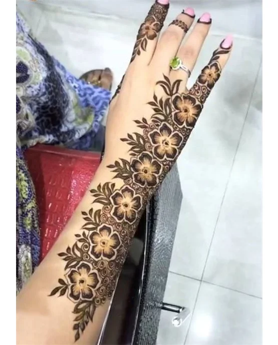 Star Inspired Minimal Simple Full Hand Mehndi Design Star Inspired Minimal Simple Full Hand Mehndi Design